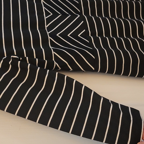 NWOT Sandra Darren Striped Three Quarter Sleeve Midi Dress - Picture 7 of 11